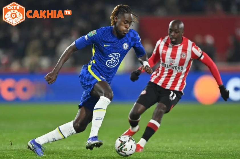 Chalobah là sự bổ sung cần thiết cho hàng phòng ngự của The Blues lúc này.