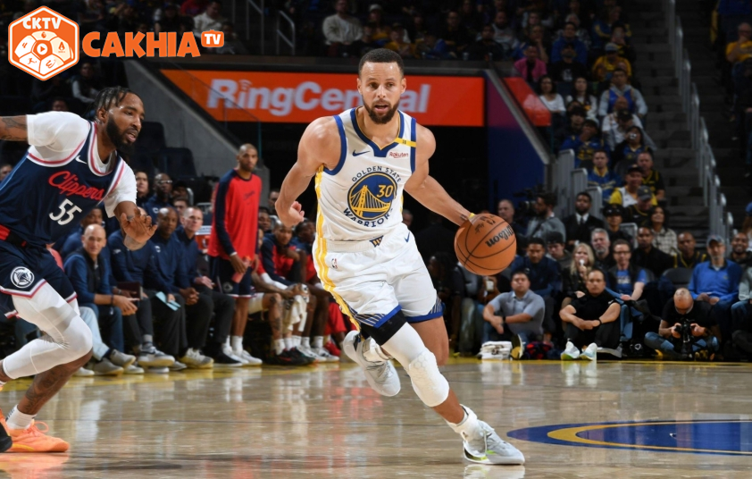 "Siêu sao bóng rổ Stephen Curry đối mặt với nỗi ám ảnh 'cổ chân pha lê'"