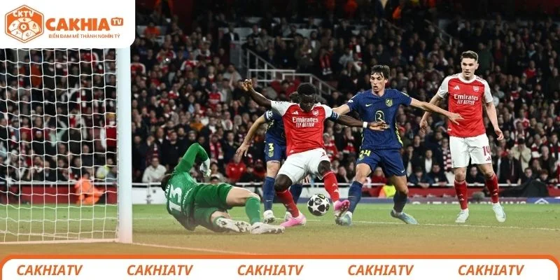 Bukayo Saka người hùng của khoảnh khắc lịch sử